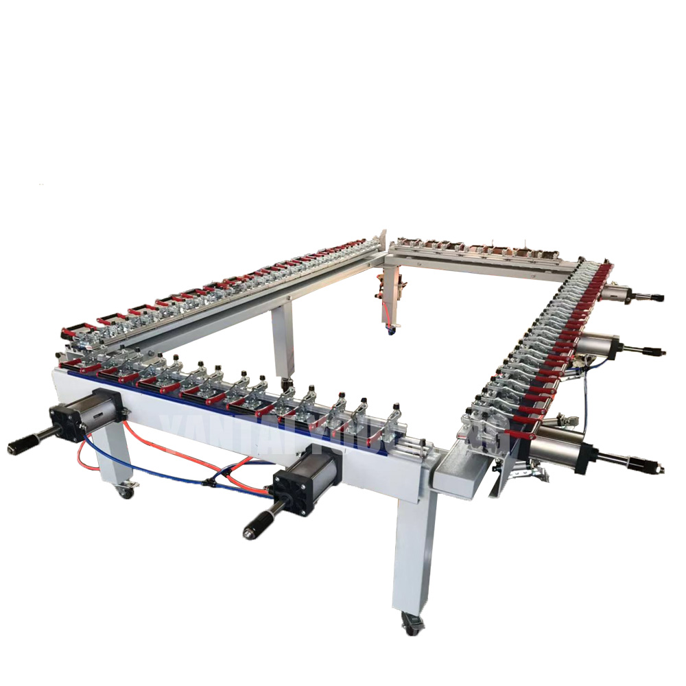 Air stretc hing machine